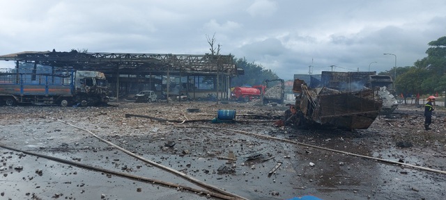 Một người Việt tử vong trong vụ cháy nổ kinh hoàng ở Lào - Ảnh 1.