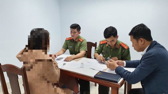 Đăng thông tin lên Facebook sai sự thật về dịch bệnh virus Corona, hai người ở Đà Nẵng bị xử phạt - Ảnh 1.