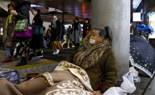 Trước thềm Olympic Tokyo 2020: Bất ngờ hình ảnh người vô gia cư hoang mang tìm chốn trú ẩn - Ảnh 5.