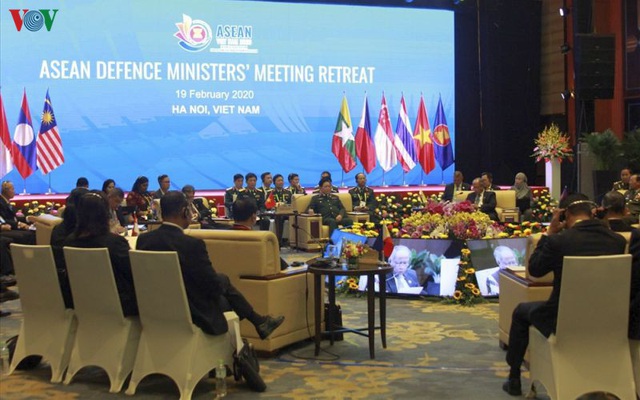 Bộ trưởng Quốc phòng các nước ASEAN ra Tuyên bố chung về ứng phó dịch bệnh - Ảnh 1.