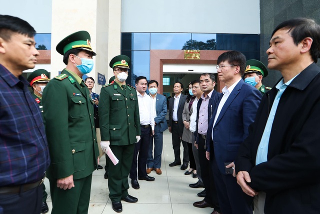 Bộ Y tế tặng 50.000 khẩu trang cho tỉnh Cao Bằng - Ảnh 1.