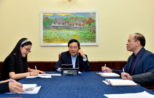 Phó Thủ tướng, Bộ trưởng Ngoại giao điện đàm với Ngoại trưởng Hàn Quốc về việc Việt Nam quyết định tạm dừng thực hiện miễn thị thực đơn phương  - Ảnh 1.