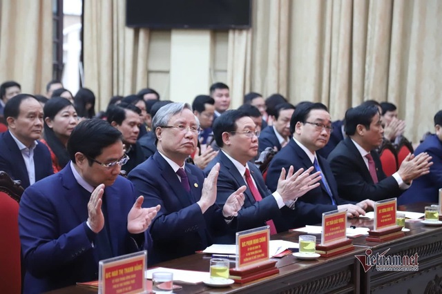Hình ảnh công bố quyết định của Bộ Chính trị phân công Phó Thủ tướng Vương Đình Huệ giữ chức vụ Bí thư Thành ủy Hà Nội - Ảnh 6.