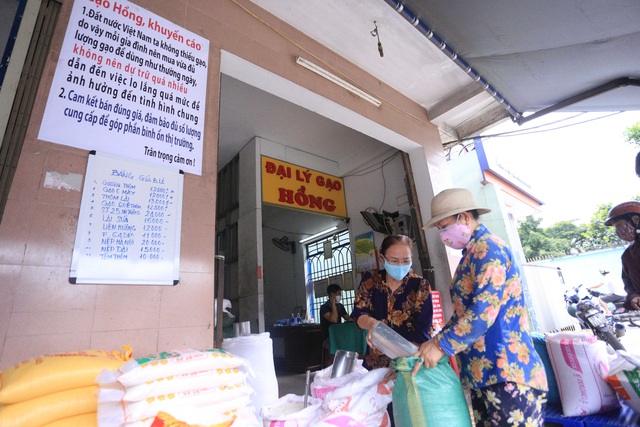 Chủ đại lý gạo ở Đà Nẵng treo tấm bảng khuyên khách không nên...mua nhiều gạo - Ảnh 7.