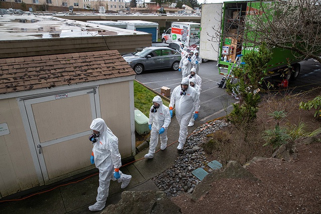 Bác sỹ Mỹ: Liên kết người với người đúng cách giúp giải tỏa lo lắng mùa dịch COVID-19 - Ảnh 1.