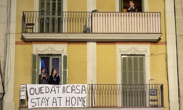 Hé lộ 2 kịch bản bùng phát COVID-19 tại Anh và lý do chính quyền "đảo ngoặt" thái độ - Ảnh 1.