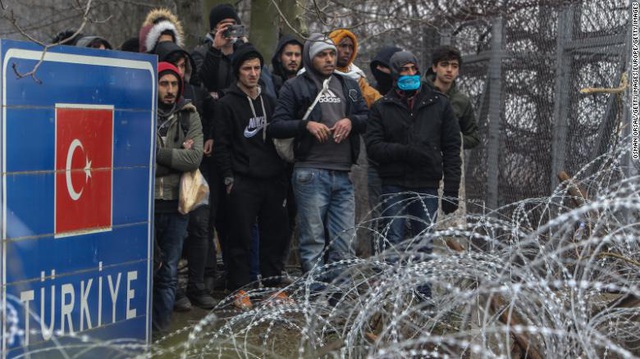 Quyết định mở cửa biên giới cho dòng người tị nạn: &quot;Ẩn tình&quot; Thổ Nhĩ Kỳ hướng tới châu Âu? - Ảnh 1.