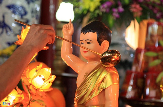 Giáo hội Phật giáo Việt Nam đề nghị không tụ tập đông người mừng lễ Phật đản - Ảnh 1.