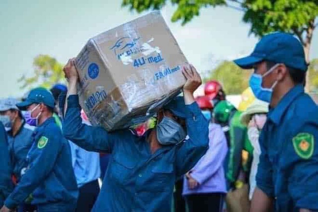 Sao Việt bày tỏ sự xúc động đối với các tình nguyện viên khu cách ly Covid-19 - Ảnh 3.