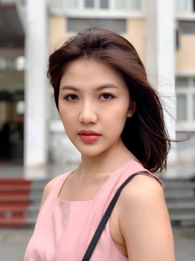 &quot;Tiểu tam&quot; Lương Thanh xuất hiện với chiếc cằm dài bất thường - Ảnh 1.