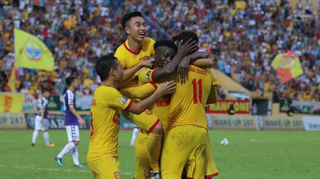 Cầu thủ CLB Dược Nam Hà Nam Định giảm 25% lương, hỗ trợ CLB trong mùa dịch - Ảnh 1.
