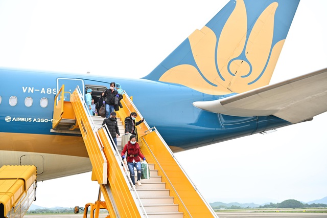 Sân bay Vân Đồn áp dụng triệt để quy trình phòng dịch khi đón chuyến bay mới - Ảnh 3.