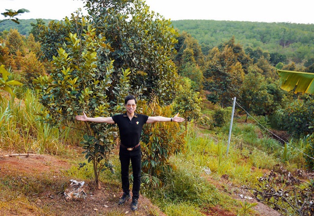 Ngọc Sơn hé lộ vườn trái cây sai quả rộng 20.000 m2 được người hâm mộ tặng - Ảnh 1.
