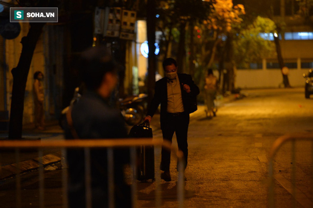 [Nóng] Kết quả xét nghiệm 25 người tiếp xúc gần bệnh nhân Covid-19 đầu tiên của  Hà Nội  - Ảnh 1.