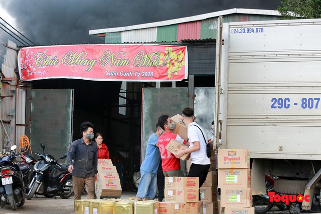 Đang cháy lớn khu nhà xưởng gia công hóa chất hơn 1000m2 ở Hoài Đức, Hà Nội - Ảnh 6.