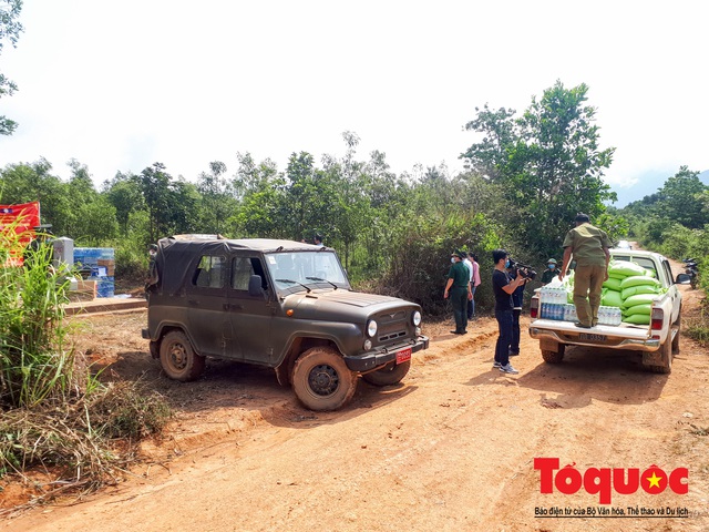 Biên phòng Quảng Trị chung tay, tiếp sức cho lực lượng bảo vệ biên giới Lào chống dịch - Ảnh 10.