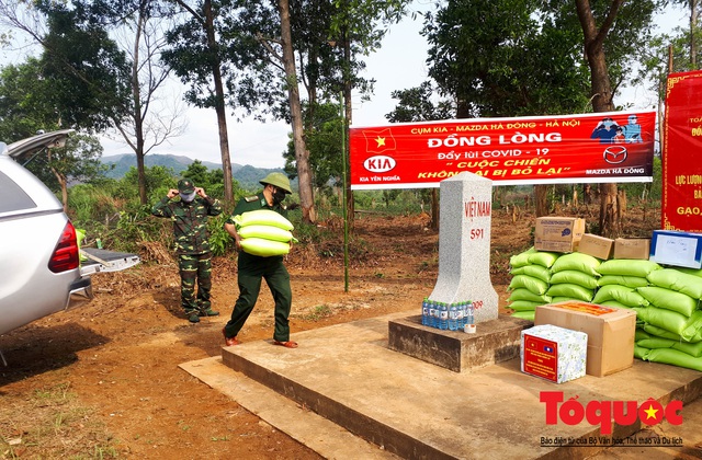 Biên phòng Quảng Trị chung tay, tiếp sức cho lực lượng bảo vệ biên giới Lào chống dịch - Ảnh 4.