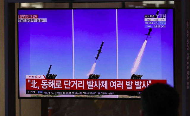 Bất ngờ phóng nhiều tên lửa, Triều Tiên lộ &quot;ẩn ý&quot; trước loạt sự kiện đặc biệt ở cả hai miền - Ảnh 1.