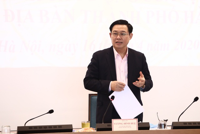Bí thư Thành ủy Hà Nội: Chuẩn bị sẵn sàng cho việc phục hồi kinh tế khi dịch bệnh lắng xuống - Ảnh 1.