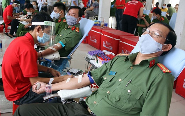 Lực lượng công an hiến máu tình nguyện: Hình ảnh đẹp trong lòng dân  - Ảnh 3.