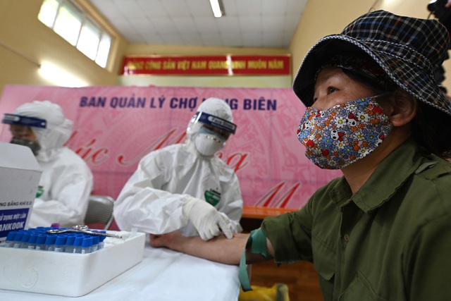 Ban chỉ đạo phòng chống dịch COVID-19: Dồn lực dập dịch ở Đà Nẵng, học sinh các địa phương có nguy cơ cao có thể hoãn thi - Ảnh 1.