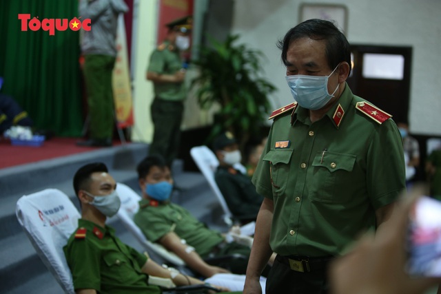 Gần 1.400 cán bộ chiến sĩ Công an TP Đà Nẵng tham gia Ngày hội hiến máu tình nguyện - Ảnh 6.
