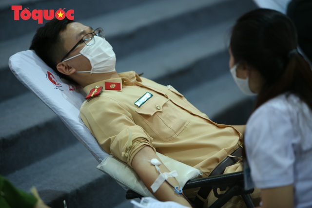 Gần 1.400 cán bộ chiến sĩ Công an TP Đà Nẵng tham gia Ngày hội hiến máu tình nguyện - Ảnh 11.