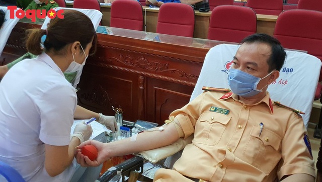 Công an Đà Nẵng vận động hiến gần 1.400 đơn vị máu trong &quot;Ngày hội hiến máu tình nguyện&quot; - Ảnh 14.