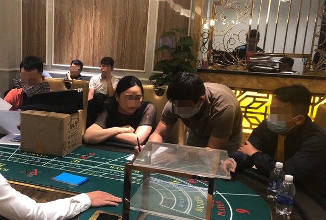 Nhiều người nước ngoài đánh bạc, tổ chức đánh bạc trái phép trong một resort ven biển Đà Nẵng - Ảnh 1.