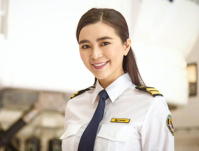 Nhan sắc quyến rũ của nữ diễn viên Việt quyết tâm 'bẻ lái' làm phi công hãng hàng không Bamboo Airways - Ảnh 9.