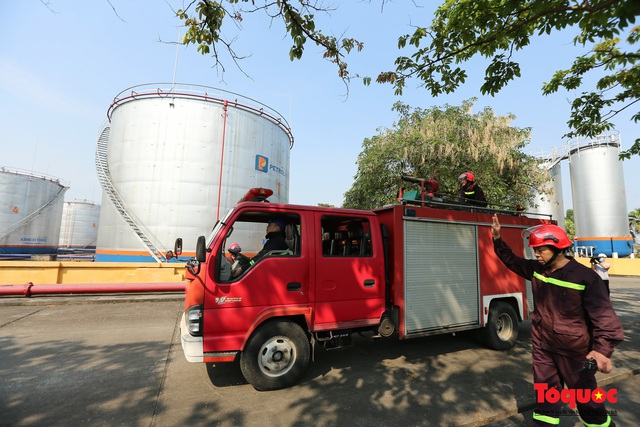 Kiểm tra an toàn phòng cháy chữa cháy tại Tổng kho xăng dầu Đức Giang - Ảnh 5.
