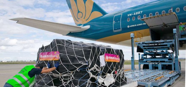 Vietnam Post thuê nguyên chuyến máy bay của Vietnam Airlines vận chuyển hàng hóa phục vụ mùa dịch  - Ảnh 1.