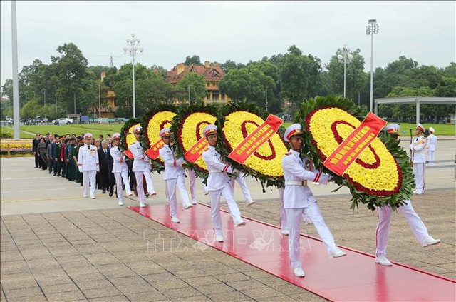 Tổ chức lễ viếng Chủ tịch Hồ Chí Minh - Ảnh 1.