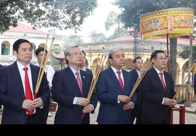 Lãnh đạo Đảng và Nhà nước vào Lăng viếng Chủ tịch Hồ Chí Minh - Ảnh 4.