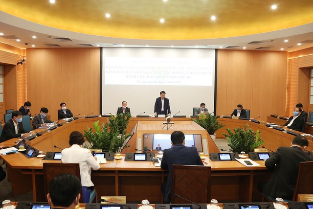 Hà Nội xem xét trách nhiệm Chủ tịch phường Nam Đồng chậm trễ trong thực hiện cách ly - Ảnh 1.