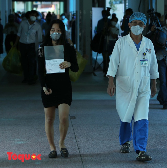 Bệnh nhân Covid-19 thứ 122 tại Việt Nam đã khỏi bệnh và xuất viện  - Ảnh 4.