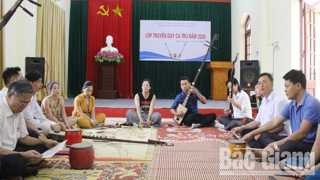 Bắc Giang: Tổ chức lớp truyền dạy ca trù cho các nghệ nhân, ca nương tại cơ sở - Ảnh 1.