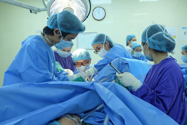 Bé gái 12 tuổi ở Hà Nội mắc dị tật màng trinh không thủng - Ảnh 1.