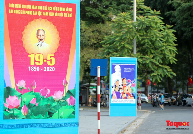 Hà Nội trang hoàng rực rỡ kỷ niệm 130 năm Ngày sinh Chủ tịch Hồ Chí Minh - Ảnh 6.