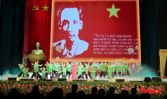 Trang trọng Lễ kỷ niệm 130 năm Ngày sinh Chủ tịch Hồ Chí Minh - Ảnh 19.