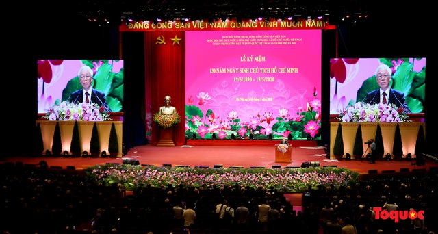 Trang trọng Lễ kỷ niệm 130 năm Ngày sinh Chủ tịch Hồ Chí Minh - Ảnh 1.
