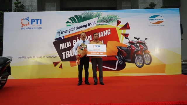 
PTI trao thưởng xe máy SH cho khách hàng - Ảnh 1.