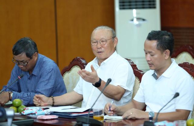 Bộ trưởng Nguyễn Ngọc Thiện: &quot;VFF cần hỗ trợ HLV Park Hang-seo tìm nhân tố mới&quot; - Ảnh 2.