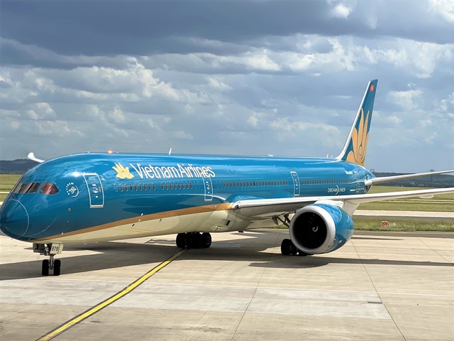 Vietnam Airlines đưa công dân Việt Nam tại Hà Lan và Pháp hồi hương  - Ảnh 1.