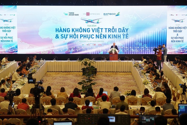 TS. Trần Du Lịch: Bamboo Airways hiện là hãng hàng không có dịch vụ tốt nhất Việt Nam - Ảnh 1.