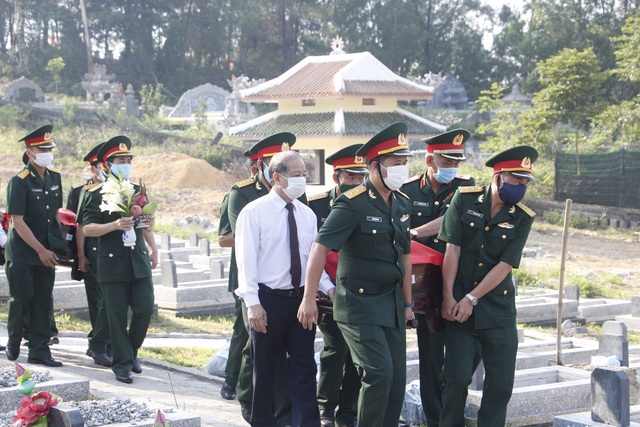 Thừa Thiên Huế: Đưa 15 liệt sỹ hy sinh tại nước bạn Lào về quê hương an nghỉ - Ảnh 3.