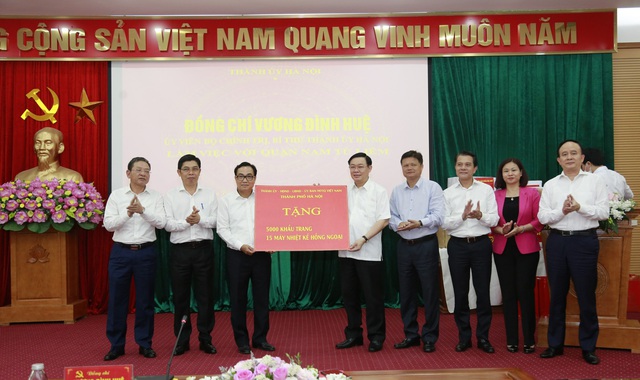 Bí thư Thành ủy Hà Nội: Quận trung tâm nhưng thu nhập bình quân đầu người thấp hơn 60 triệu/năm thì không có gì để mừng cả - Ảnh 4.