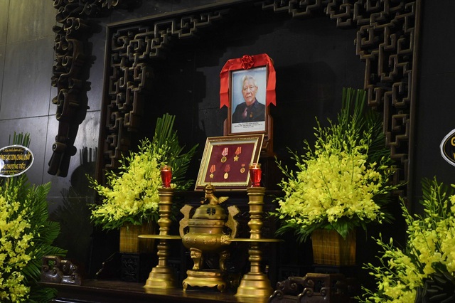Cử hành trọng thể lễ tang đồng chí Nguyễn Đình Hương - Ảnh 2.