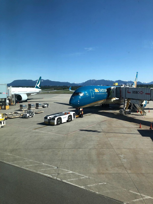 276 công dân từ Vancouver (Canada) đã về tới Việt Nam, ngay lập tức cách ly - Ảnh 1. 276 công dân từ Vancouver (Canada) đã về tới Việt Nam, ngay lập tức cách ly - Ảnh 1.