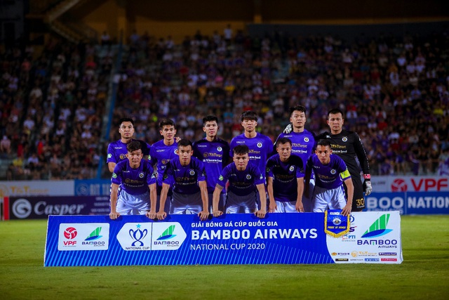 Sau danh hiệu Quả bóng Vàng 2019 Đỗ Hùng Dũng thăng hoa với tấm băng đội trưởng Hà Nội FC - Ảnh 3.